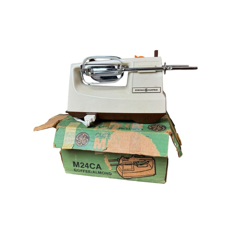 1970s GE M24CA Custom Portable Hand Mixer Coffee Almond w Box 3 Speed USA